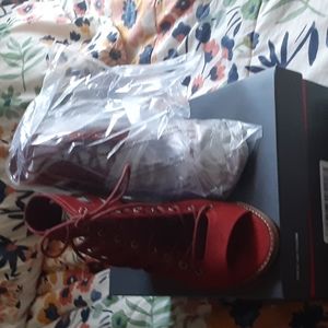 Vince Camuto size 9 red leather booties